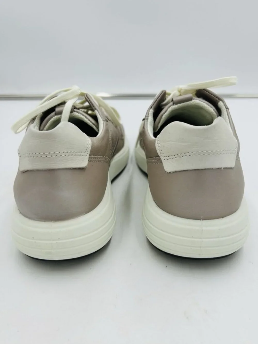 Ecco Womens 9.5 Soft Runner Grey Rose Metallic/Shadow White Sneakers New in Box